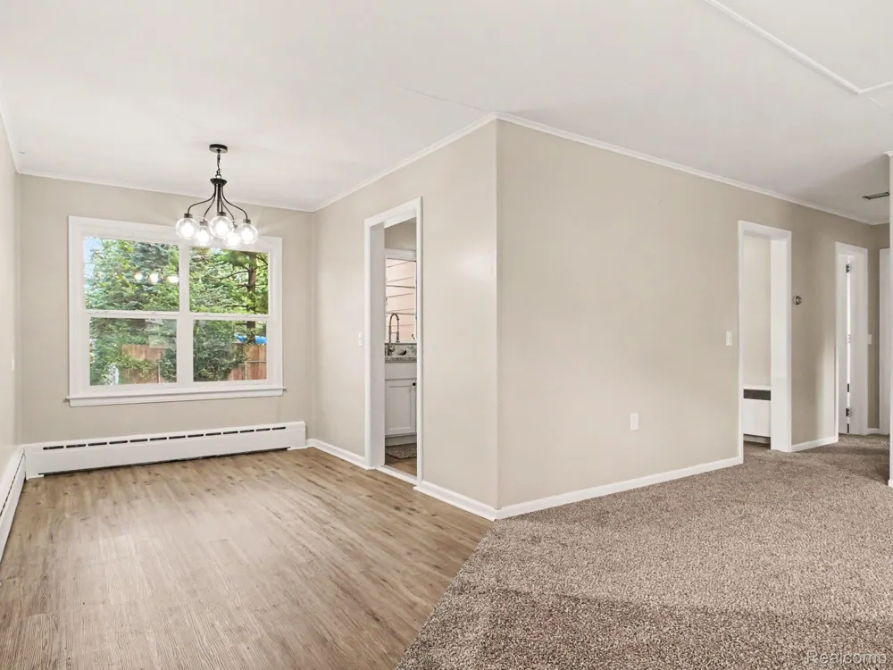 208 W Wayne Street Durand City, MI 48429