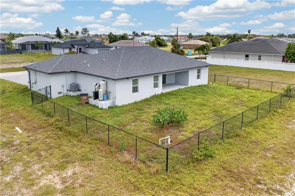 4238 NW 34th Lane Cape Coral, FL 33993