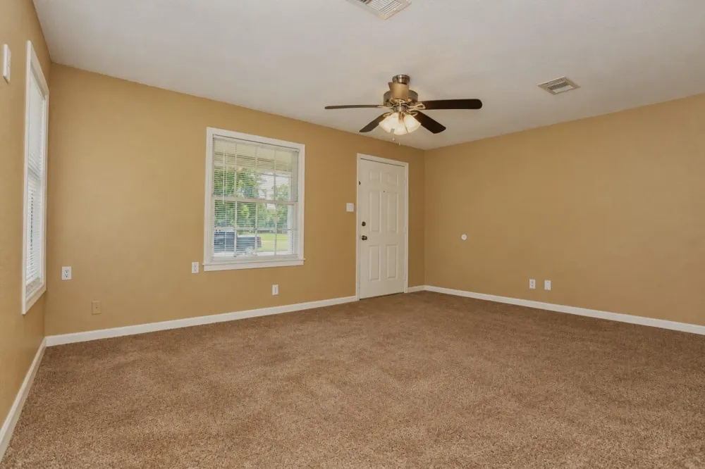 127 Holly Street Lake Jackson, TX 77566