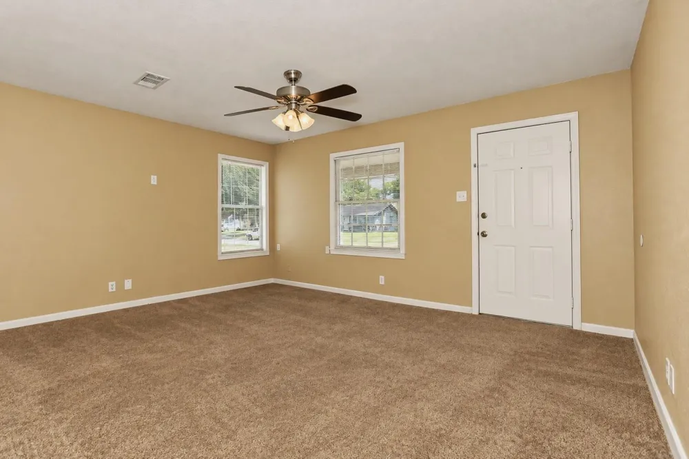 127 Holly Street Lake Jackson, TX 77566