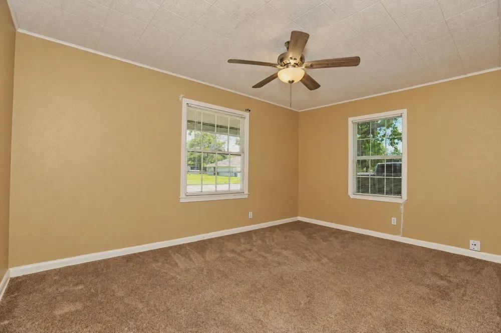 127 Holly Street Lake Jackson, TX 77566