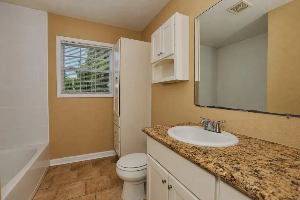 127 Holly Street Lake Jackson, TX 77566