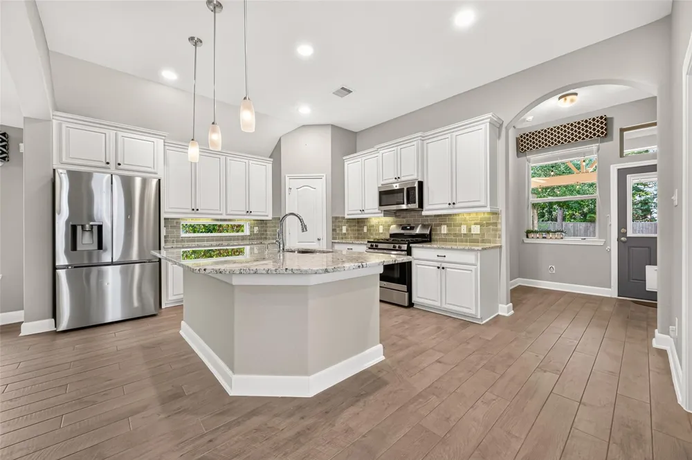 19 Dawson Woods Court The Woodlands, TX 77354