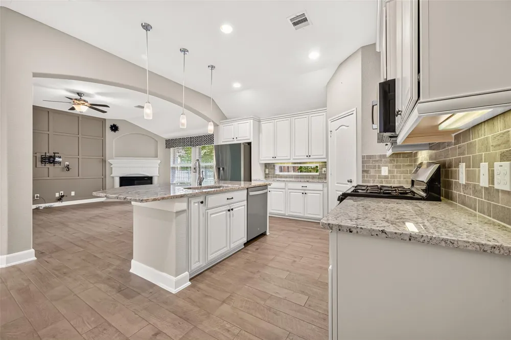 19 Dawson Woods Court The Woodlands, TX 77354