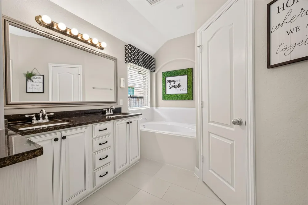 19 Dawson Woods Court The Woodlands, TX 77354