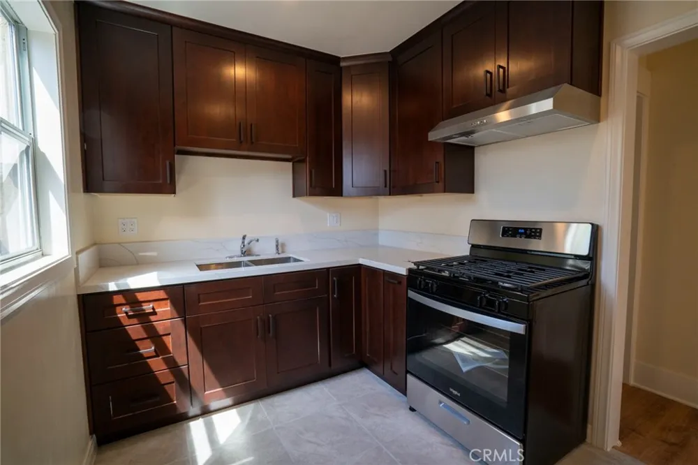 1111 Pine Avenue Long Beach, CA 90813