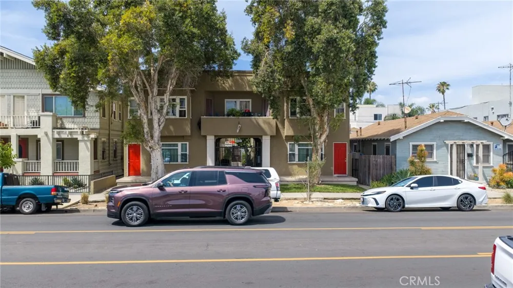 1111 Pine Avenue Long Beach, CA 90813