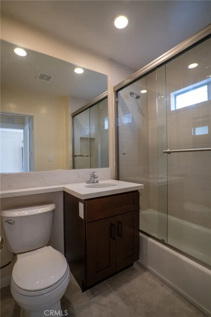 1111 Pine Avenue Long Beach, CA 90813