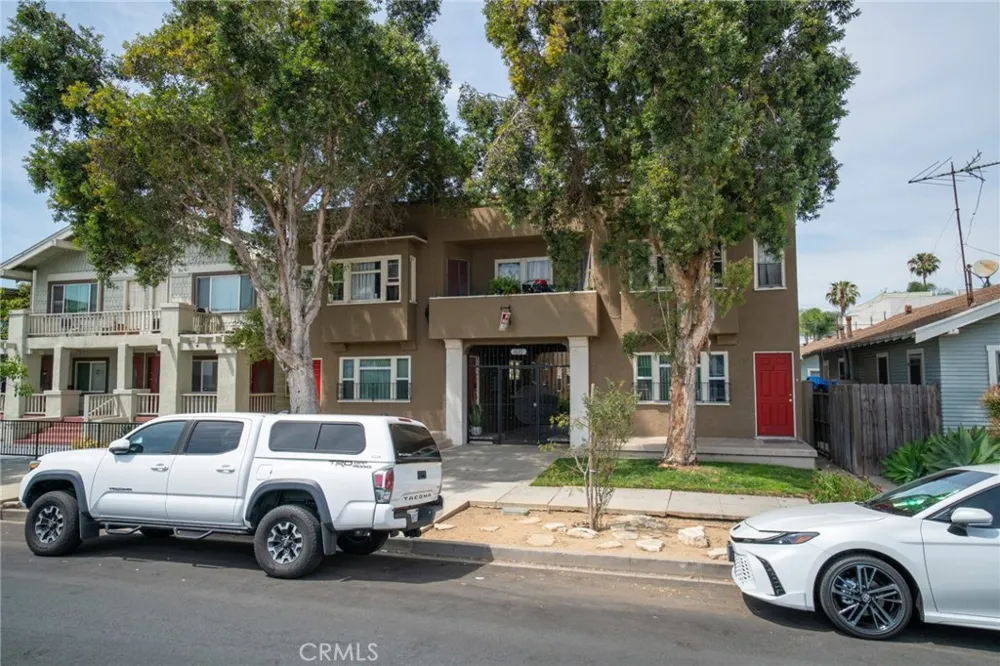 1111 Pine Avenue Long Beach, CA 90813