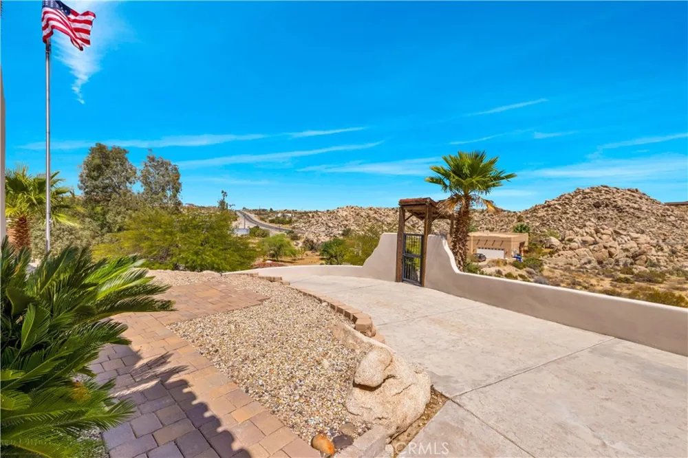57045 Plaza Del Amigo Yucca Valley, CA 92284