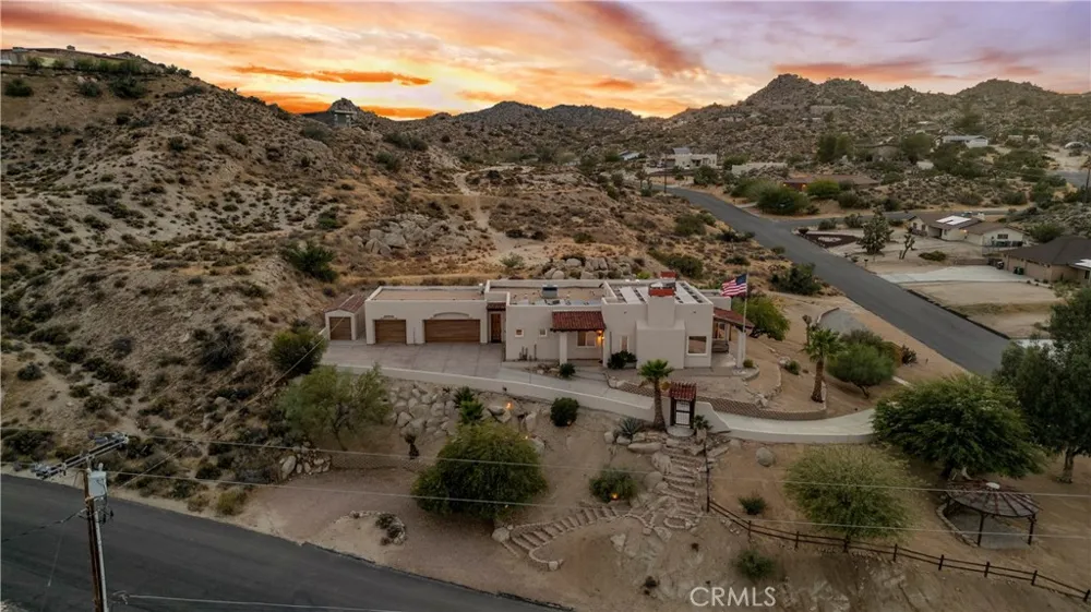 57045 Plaza Del Amigo Yucca Valley, CA 92284