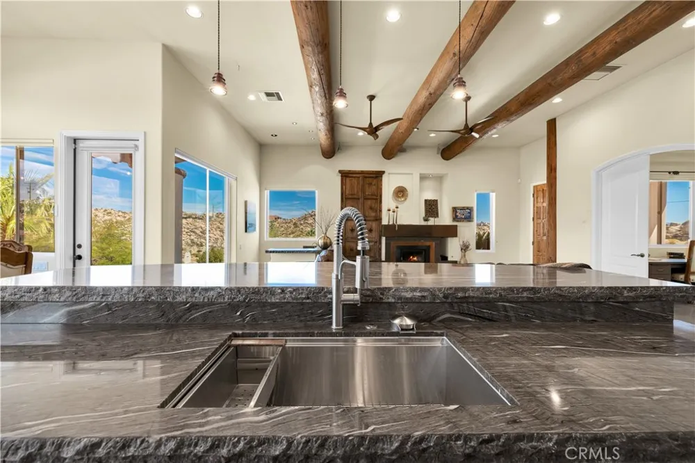 57045 Plaza Del Amigo Yucca Valley, CA 92284