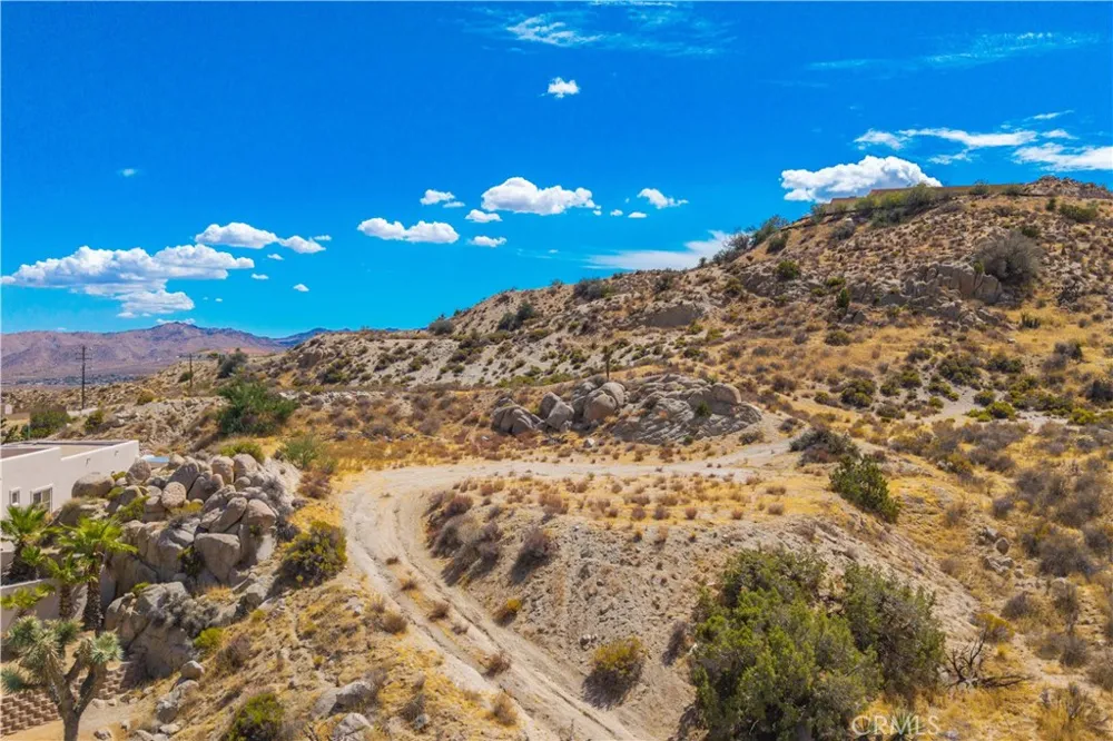 57045 Plaza Del Amigo Yucca Valley, CA 92284