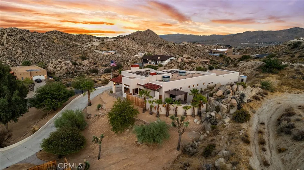 57045 Plaza Del Amigo Yucca Valley, CA 92284