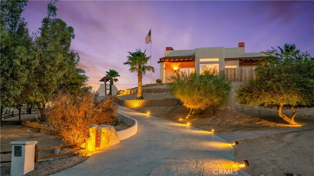 57045 Plaza Del Amigo Yucca Valley, CA 92284