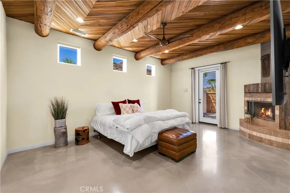 57045 Plaza Del Amigo Yucca Valley, CA 92284