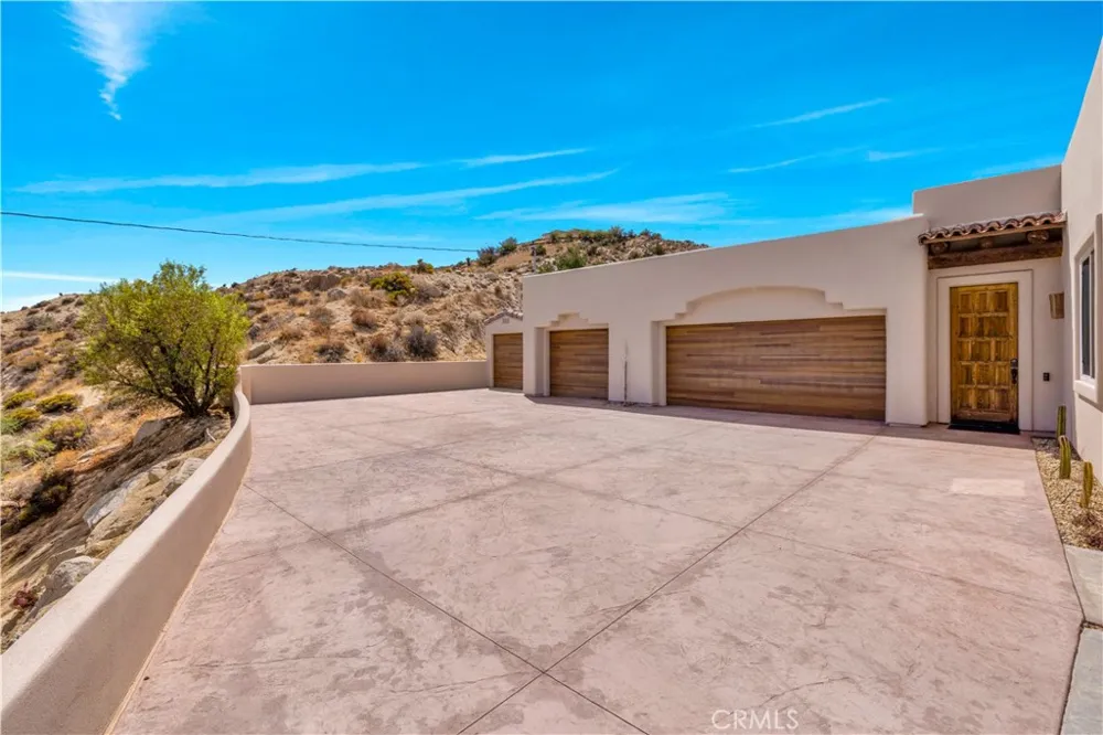 57045 Plaza Del Amigo Yucca Valley, CA 92284