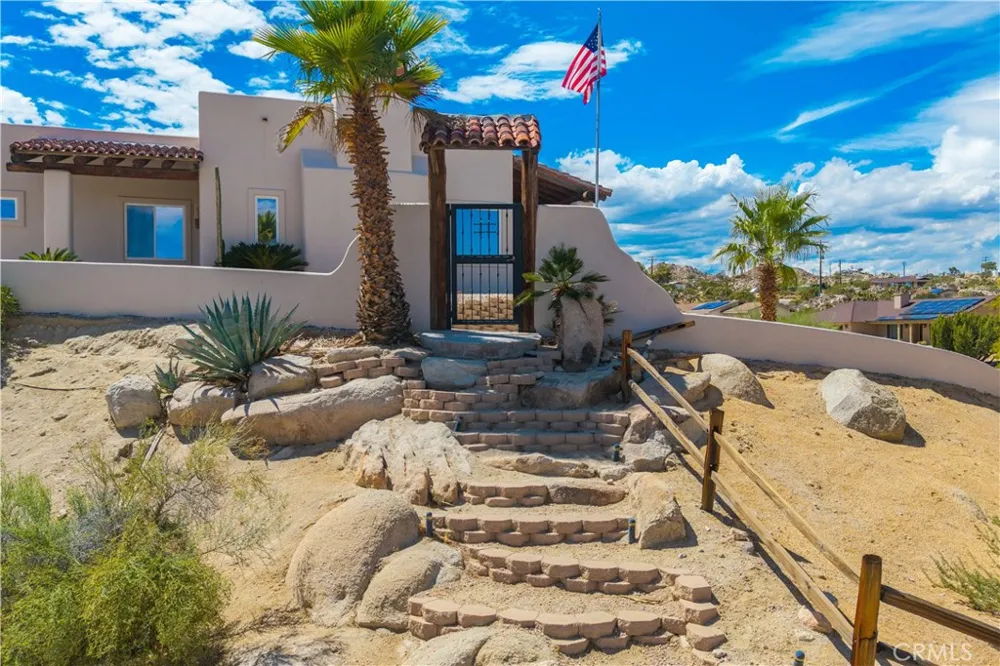 57045 Plaza Del Amigo Yucca Valley, CA 92284
