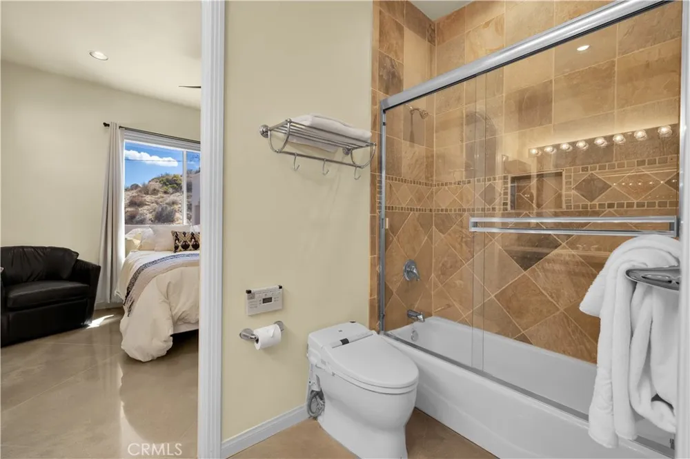 57045 Plaza Del Amigo Yucca Valley, CA 92284