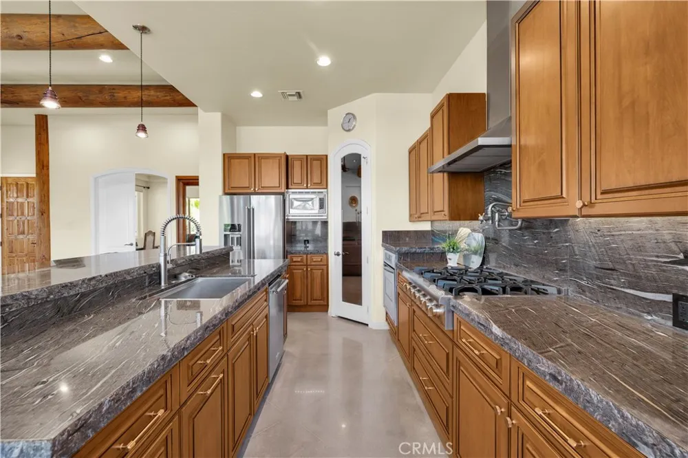 57045 Plaza Del Amigo Yucca Valley, CA 92284