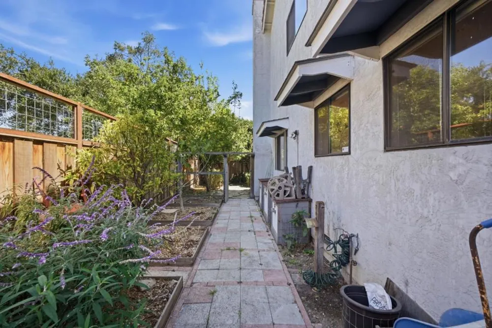 4439 Esta Lane Soquel, CA 95073