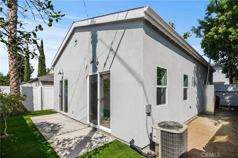 12516 Vose Street North Hollywood, CA 91605