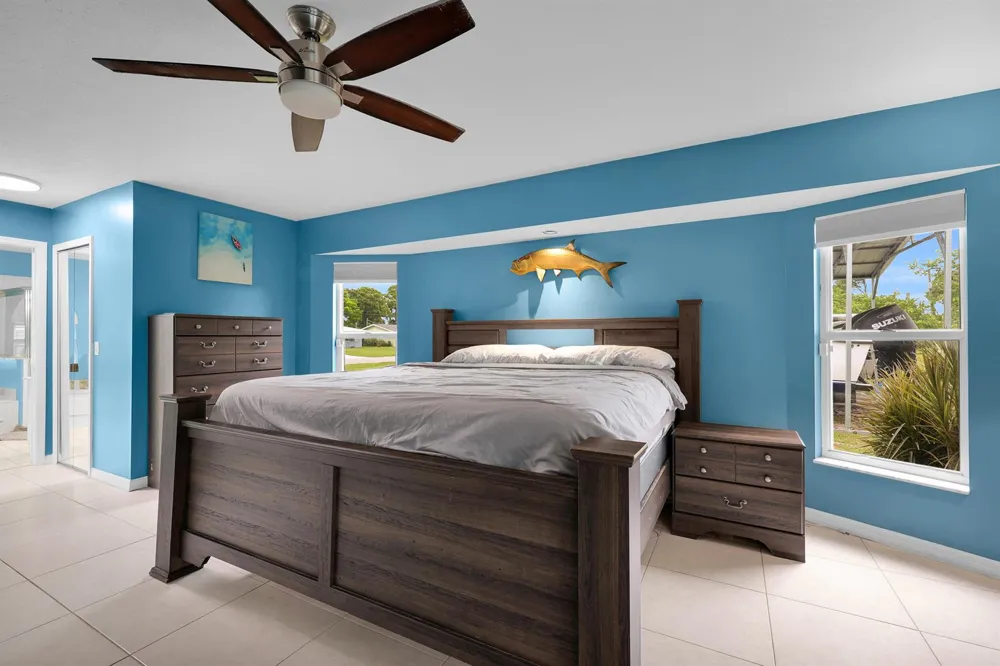 202 SE Grove Avenue Port St. Lucie, FL 34983