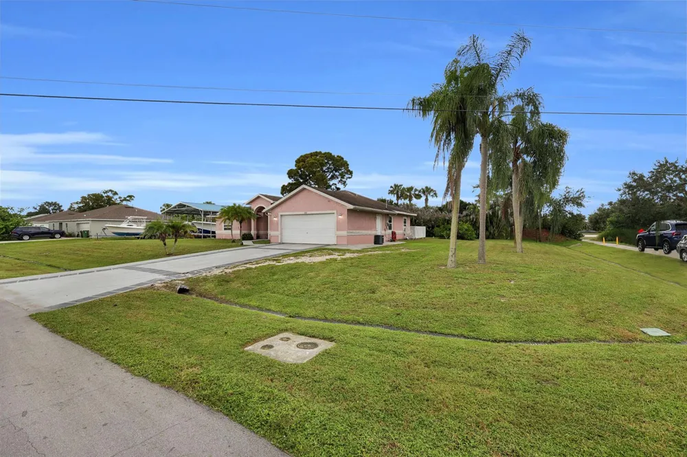 202 SE Grove Avenue Port St. Lucie, FL 34983