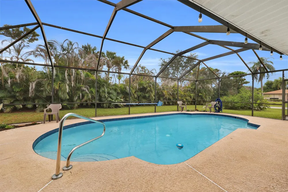 202 SE Grove Avenue Port St. Lucie, FL 34983