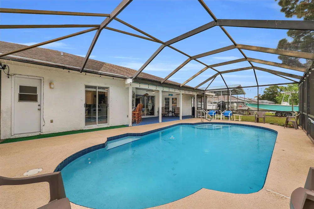 202 SE Grove Avenue Port St. Lucie, FL 34983