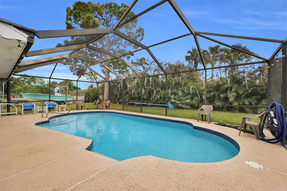 202 SE Grove Avenue Port St. Lucie, FL 34983