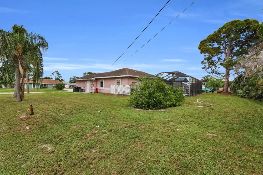 202 SE Grove Avenue Port St. Lucie, FL 34983