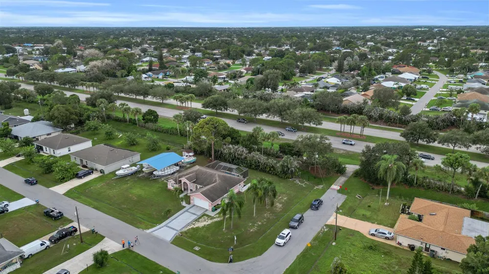 202 SE Grove Avenue Port St. Lucie, FL 34983