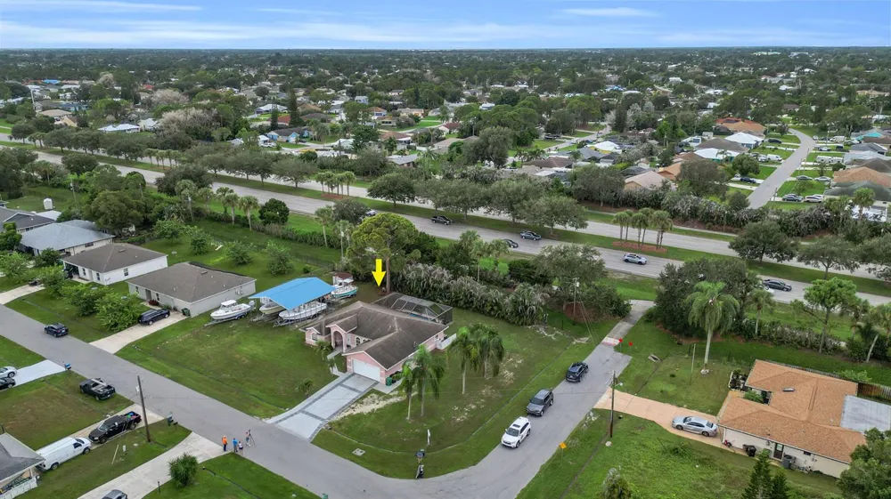 202 SE Grove Avenue Port St. Lucie, FL 34983