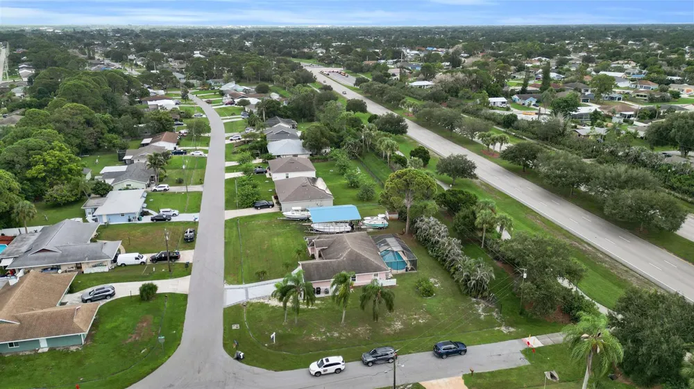 202 SE Grove Avenue Port St. Lucie, FL 34983