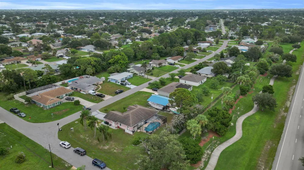 202 SE Grove Avenue Port St. Lucie, FL 34983