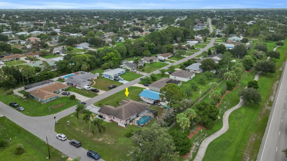 202 SE Grove Avenue Port St. Lucie, FL 34983