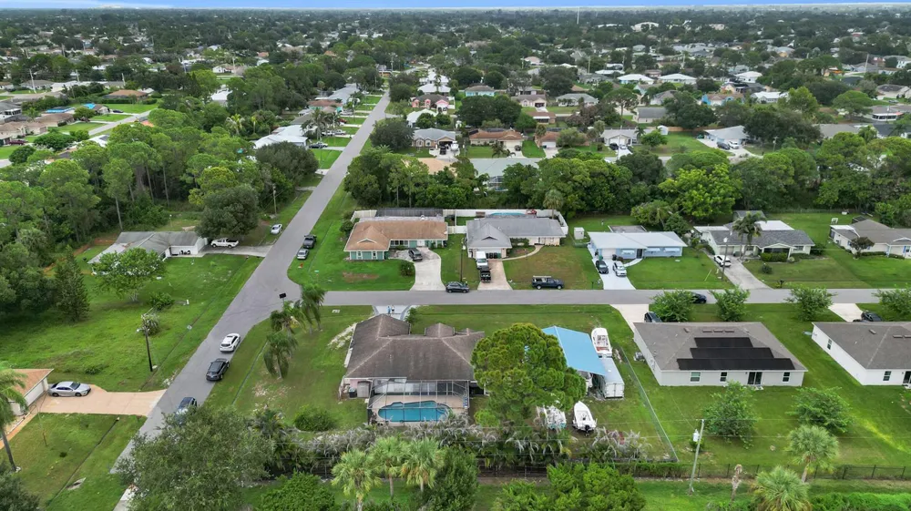 202 SE Grove Avenue Port St. Lucie, FL 34983