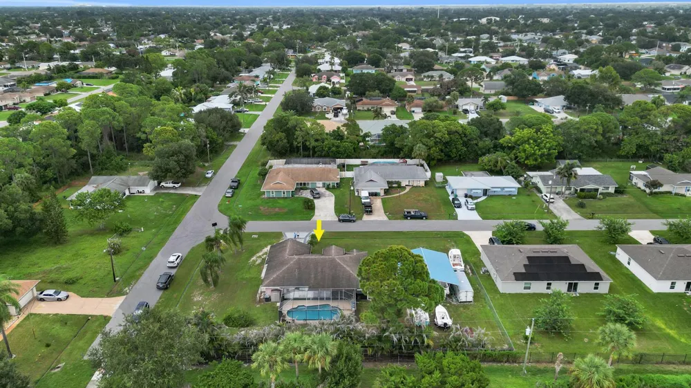 202 SE Grove Avenue Port St. Lucie, FL 34983