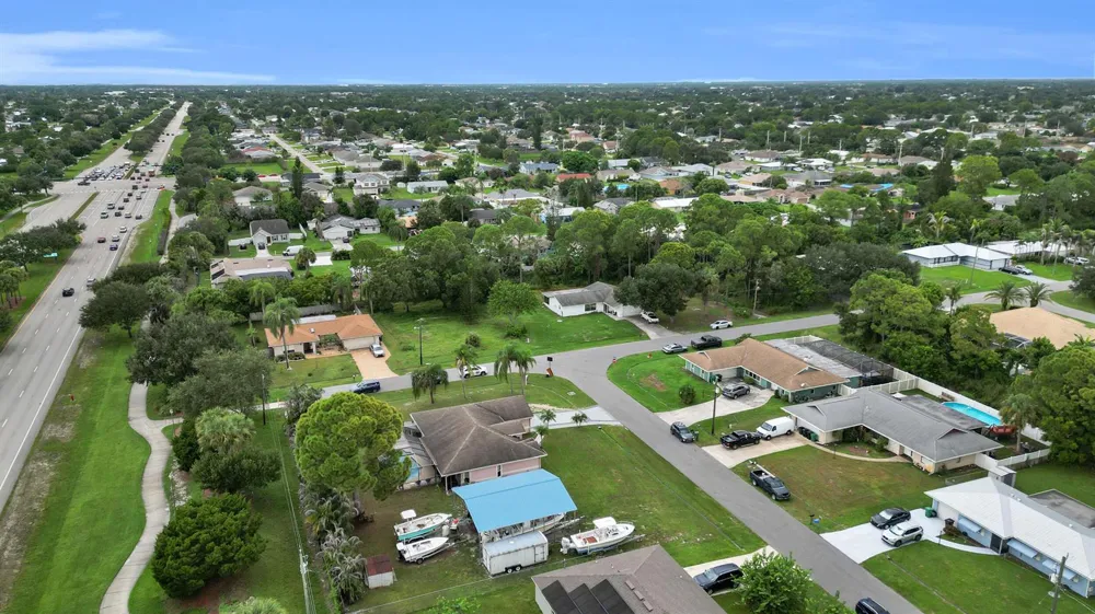 202 SE Grove Avenue Port St. Lucie, FL 34983