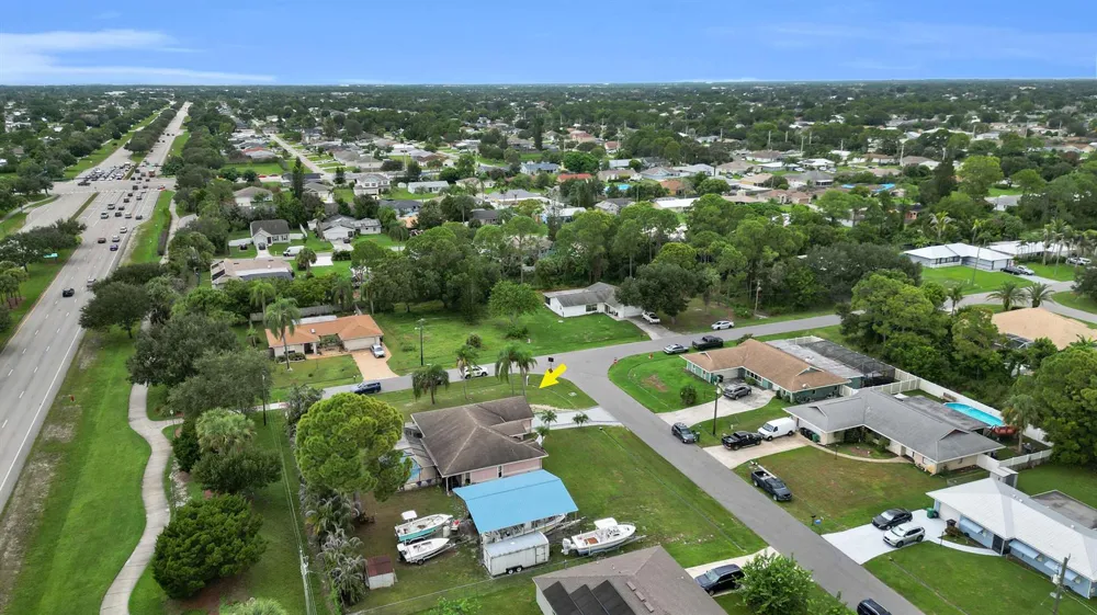 202 SE Grove Avenue Port St. Lucie, FL 34983