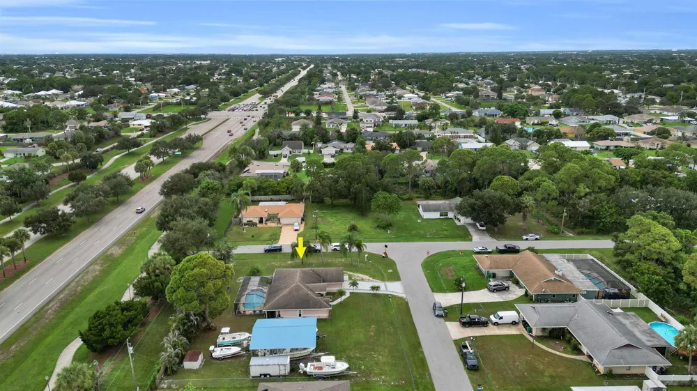 202 SE Grove Avenue Port St. Lucie, FL 34983