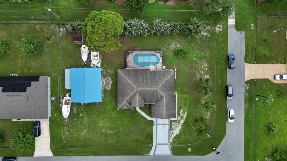 202 SE Grove Avenue Port St. Lucie, FL 34983