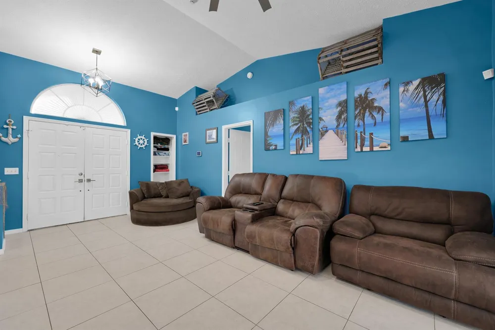 202 SE Grove Avenue Port St. Lucie, FL 34983