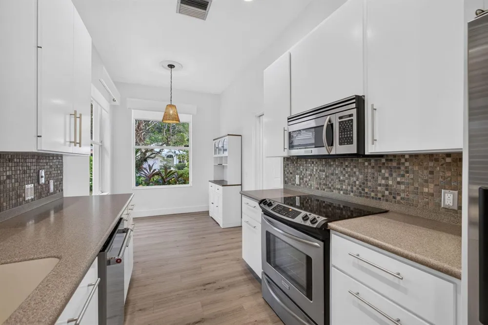 1205 Gator Trail West Palm Beach, FL 33409