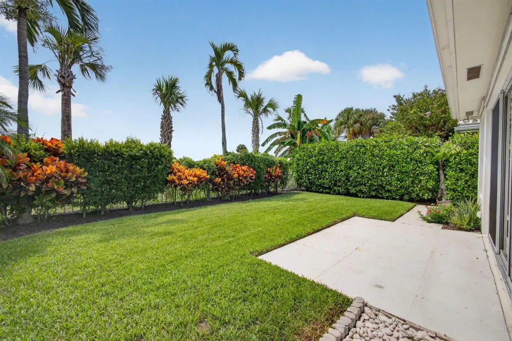 1205 Gator Trail West Palm Beach, FL 33409