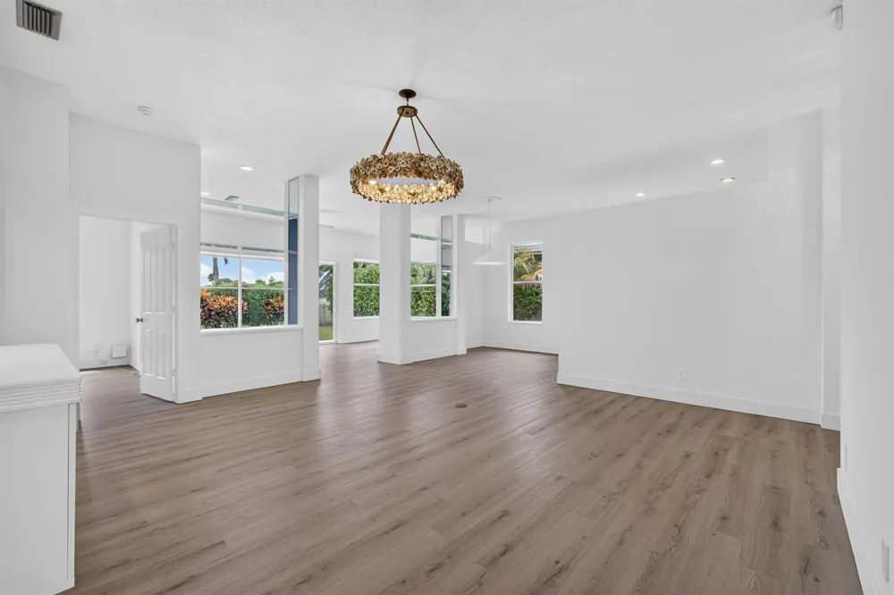 1205 Gator Trail West Palm Beach, FL 33409