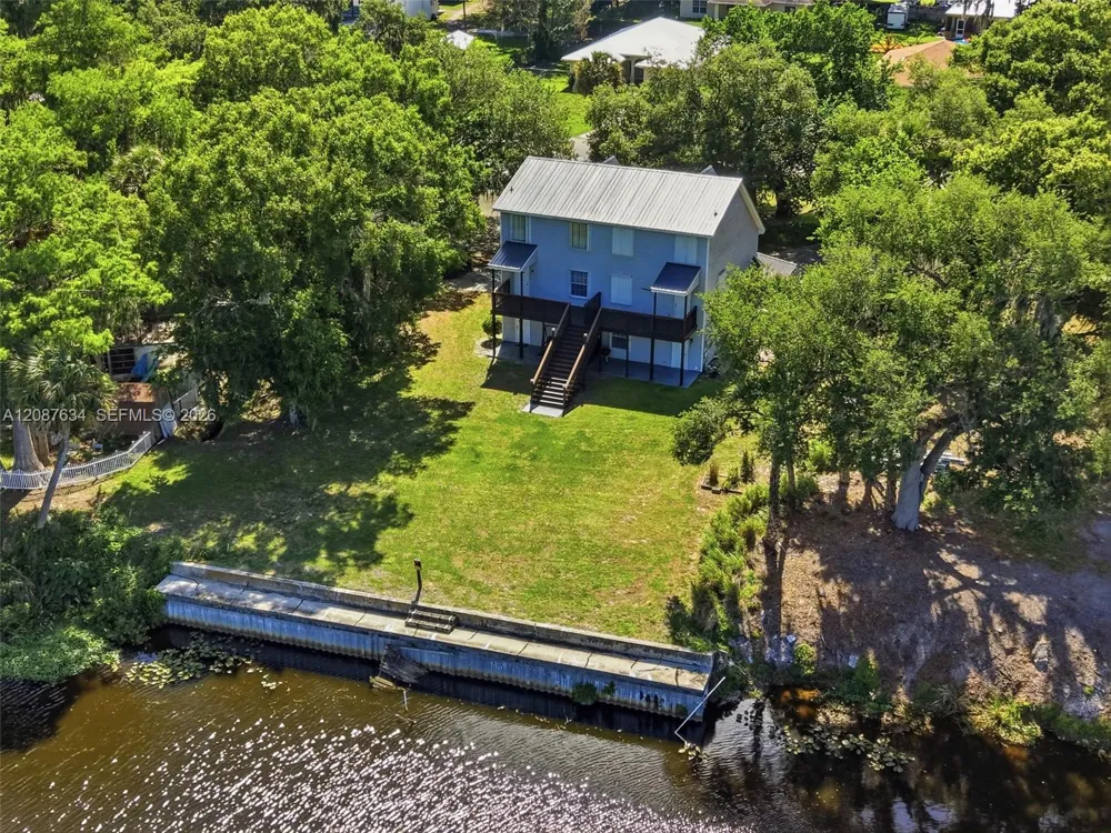 207 SE 6TH Avenue Okeechobee, FL 34974