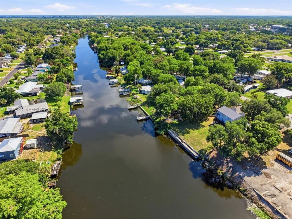 207 SE 6TH Avenue Okeechobee, FL 34974