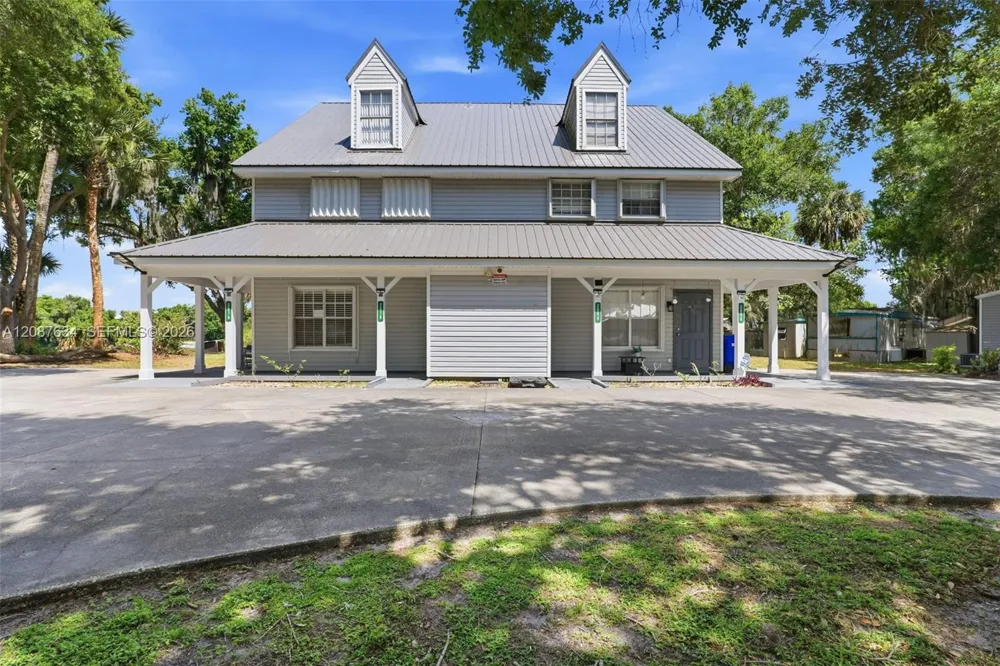 207 SE 6TH Avenue Okeechobee, FL 34974